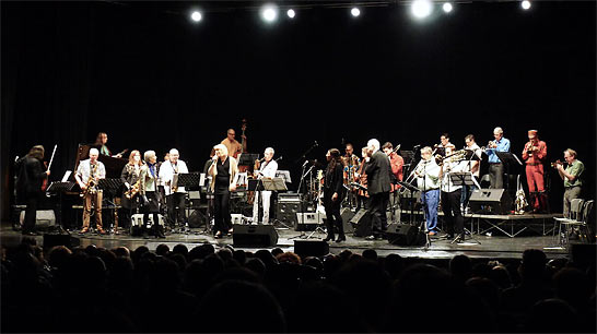 on stage at Teatro Golden, Palermo, photo Peter Fritz